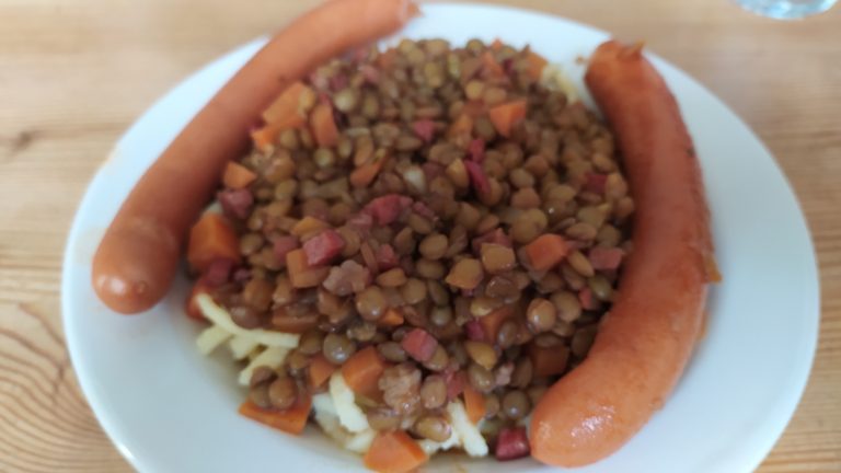 Das Größte: Linsen mit Spätzle und Saiten